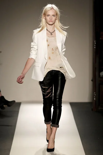 Look 8